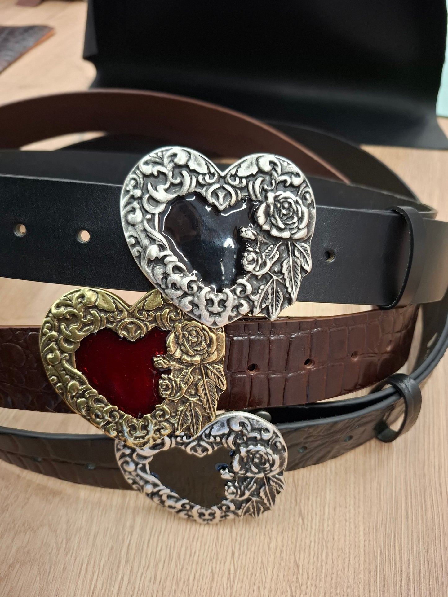 Cinturón de piel 4cm hebilla corazón