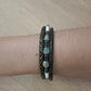 Pulsera piel de serpiente con abalorios marrón y azul