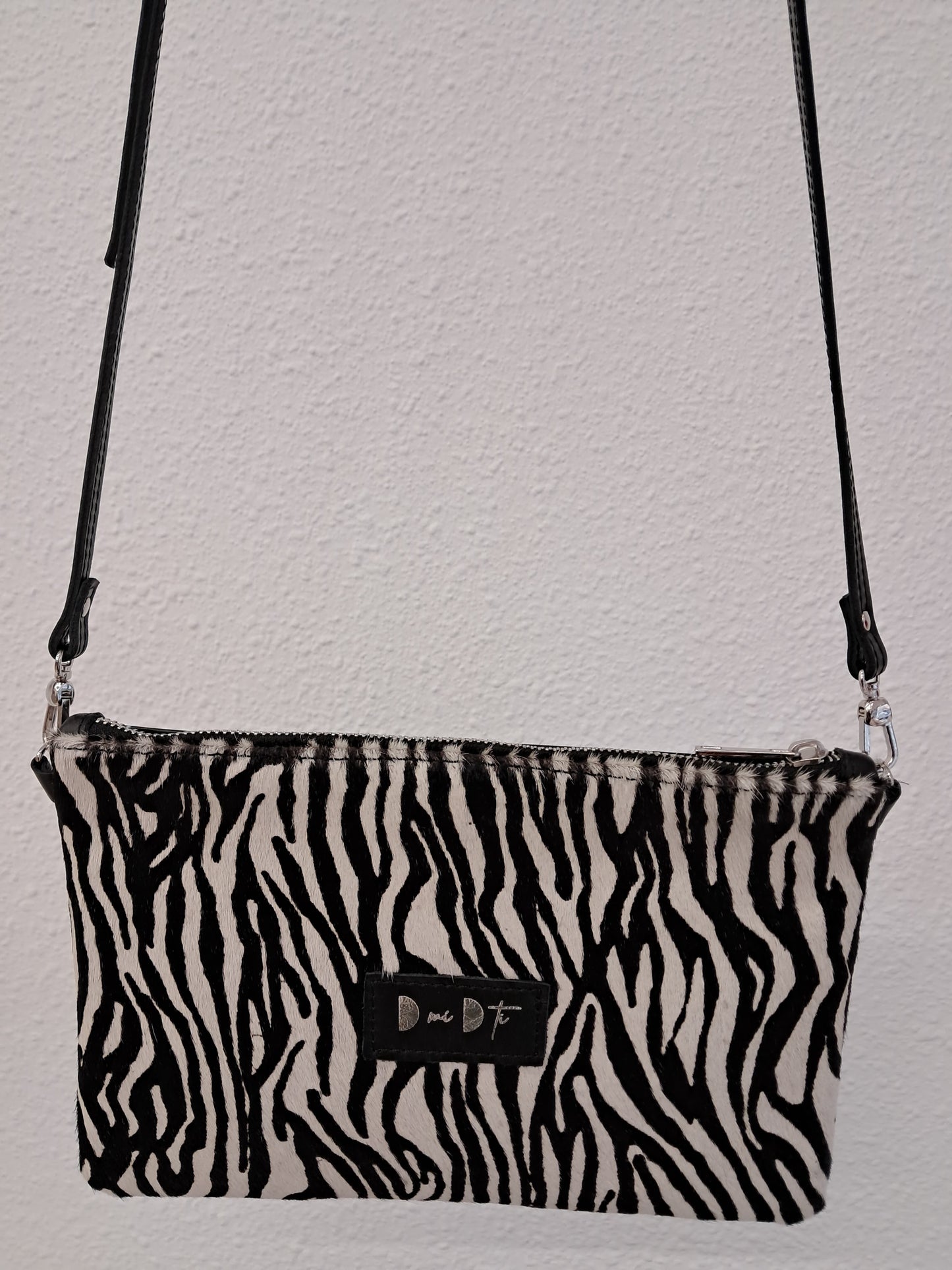Bolso bandolera DOBRA piel con pelo cebra