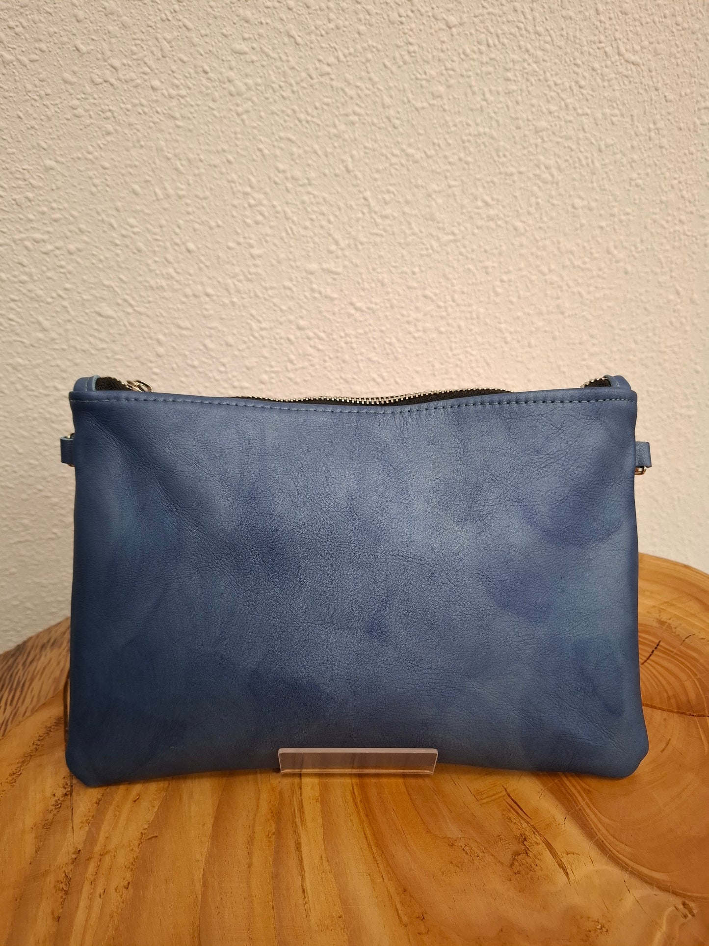 Bolso bandolera DOBRA piel azul difuminado grabado serpiente