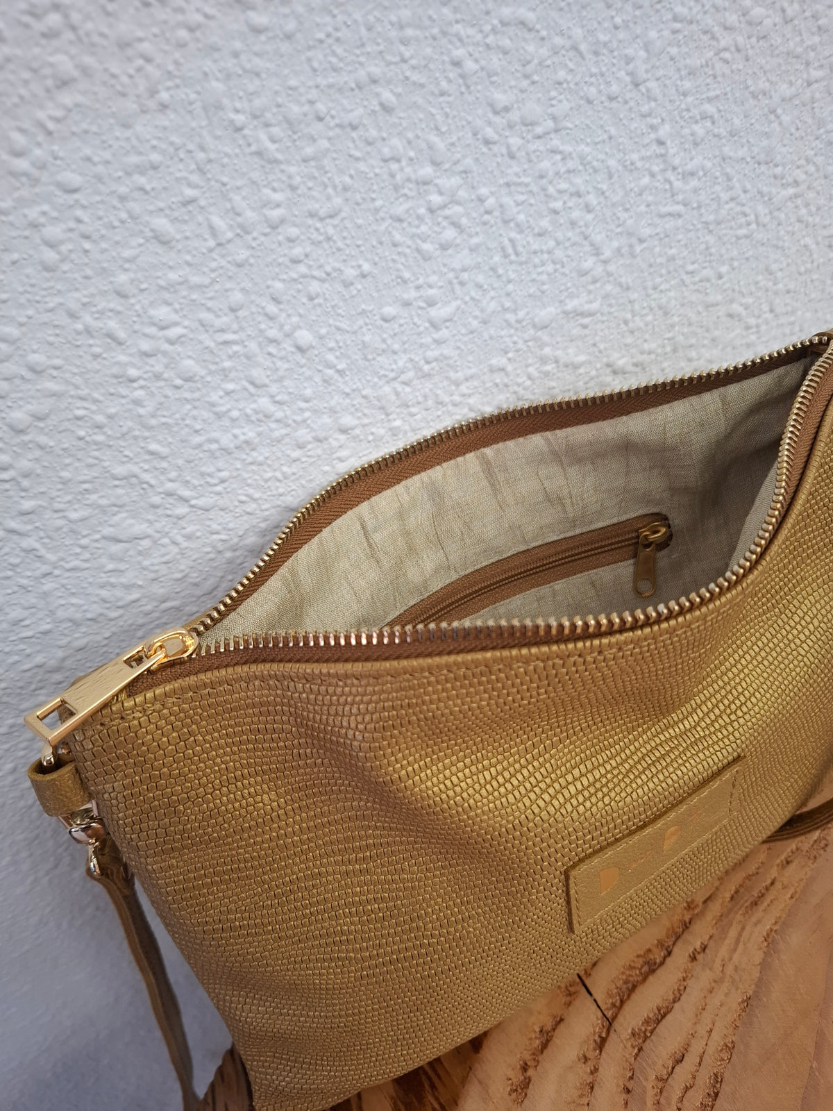 Bolso bandolera DOBRA piel oro viejo