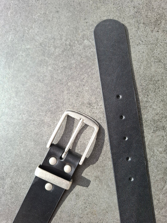 Cinturón hombre de piel negro 4cm hebilla plata vieja muescas