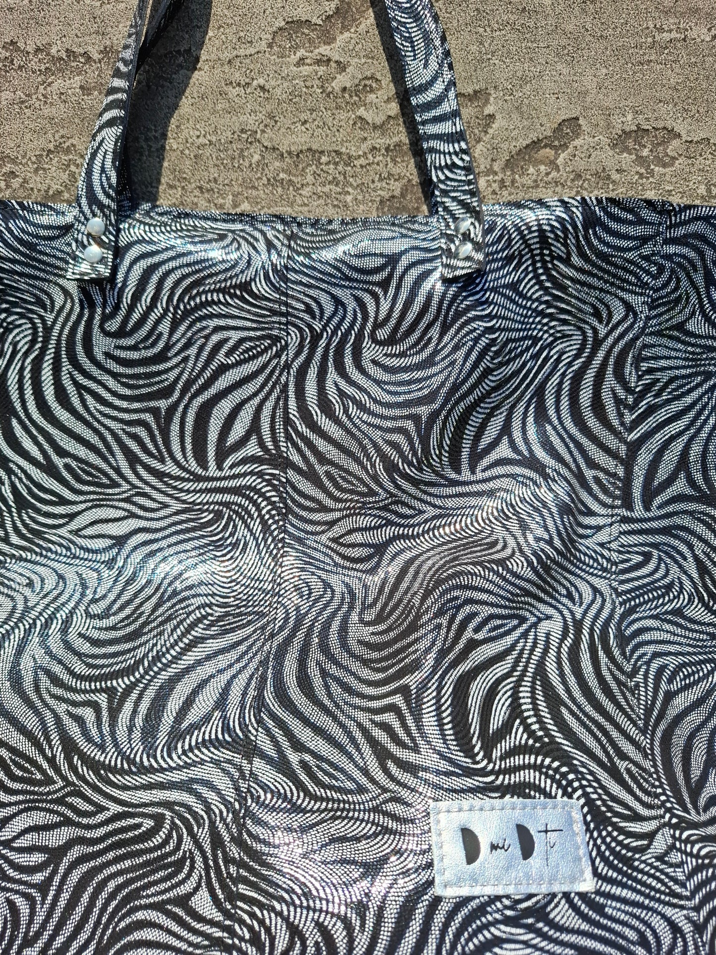 Bolso shopper VEGA XL piel cebra plata y negro
