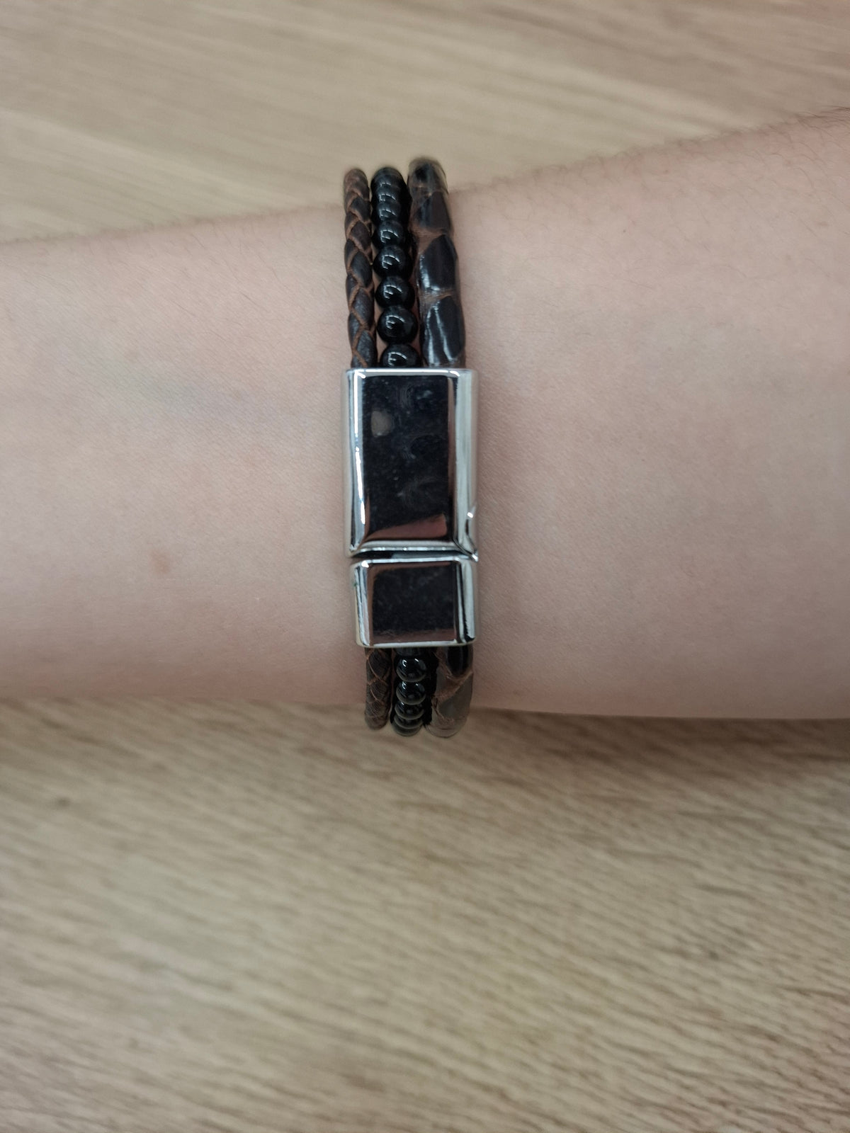Pulsera piel de serpiente con abalorios verde y marrón
