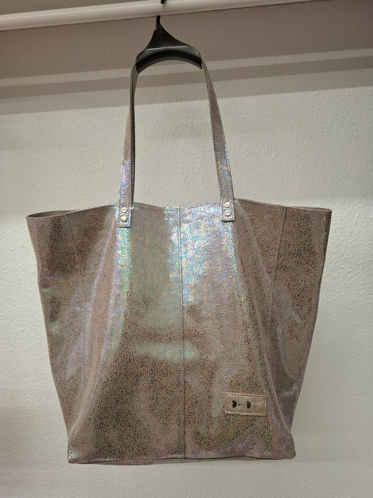 Bolso shopper VEGA XL piel brillante tornasolada gris