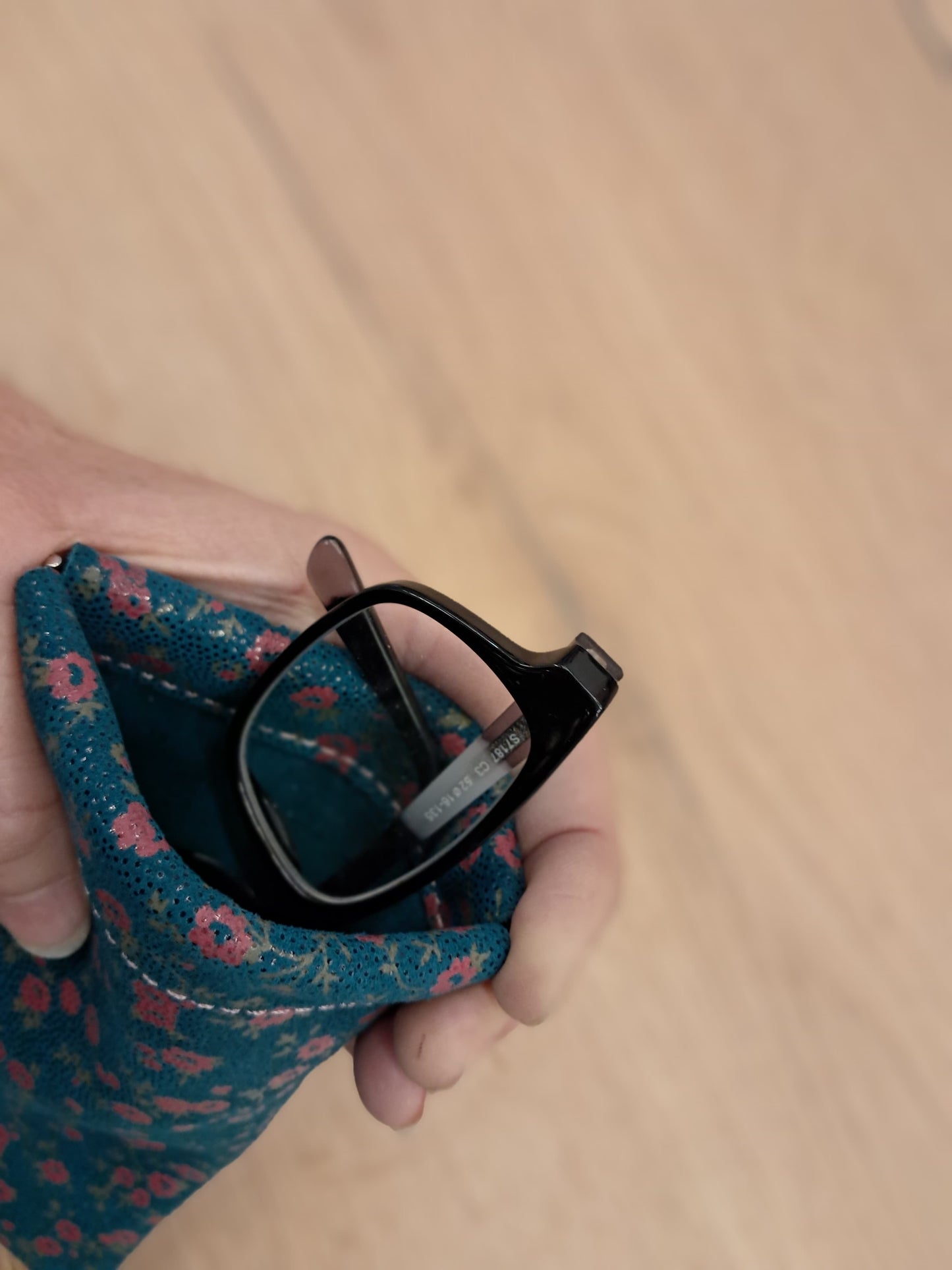 Funda gafas piel flores azul