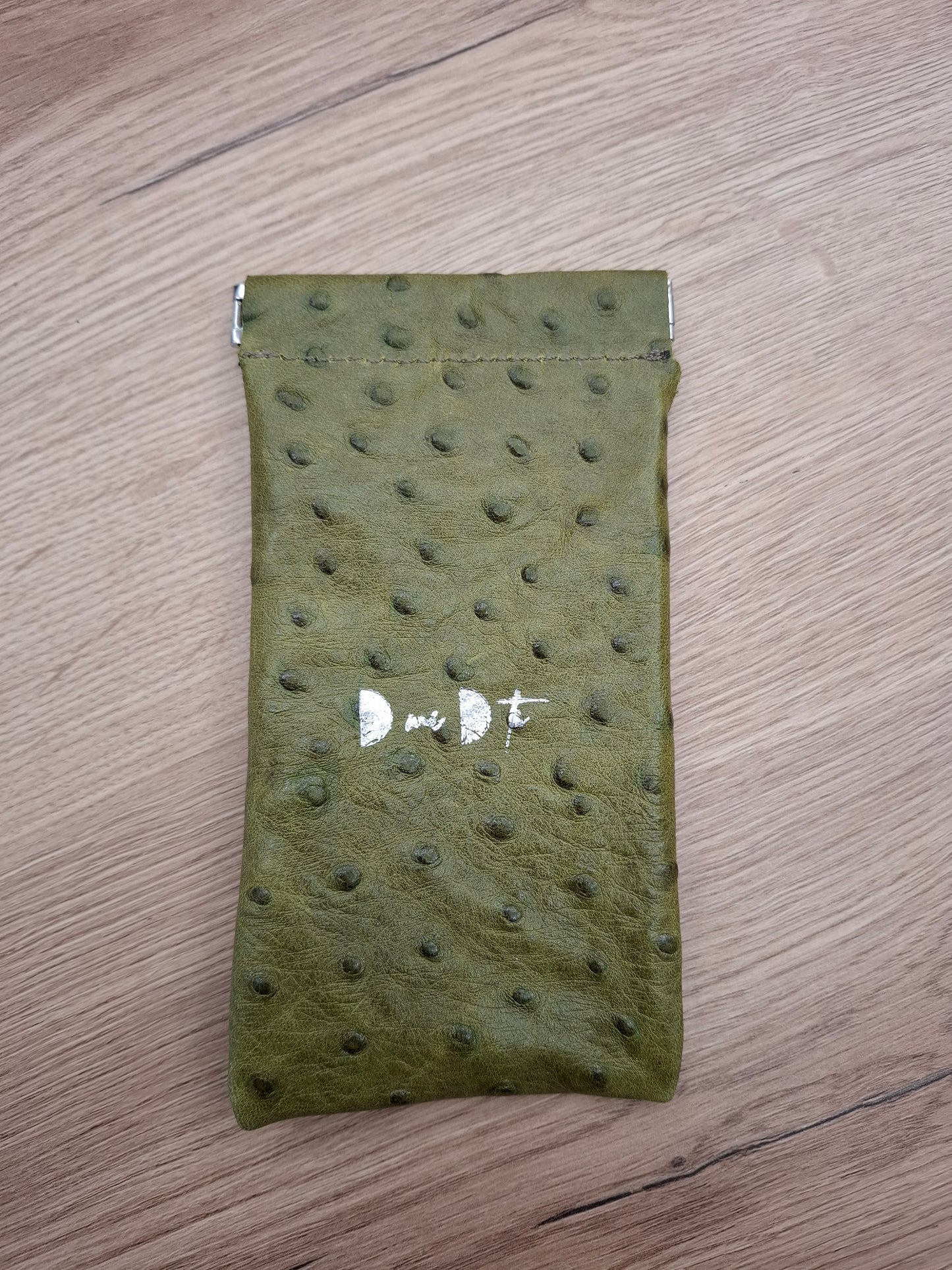Funda gafas piel verde estampado avestruz