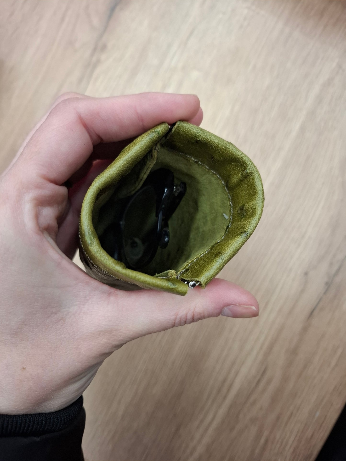 Funda gafas piel verde estampado avestruz