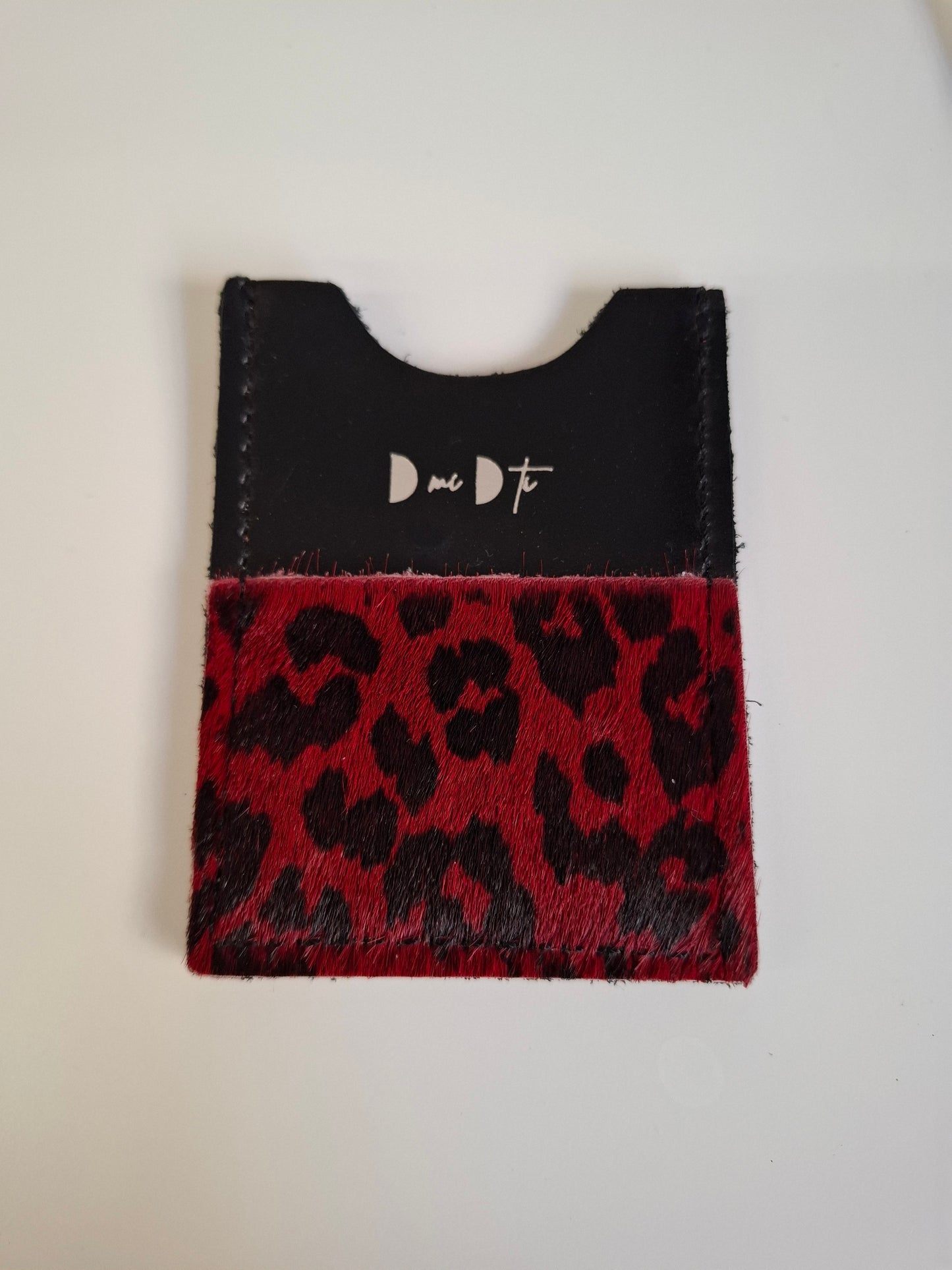 Tarjetero piel con pelo leopardo