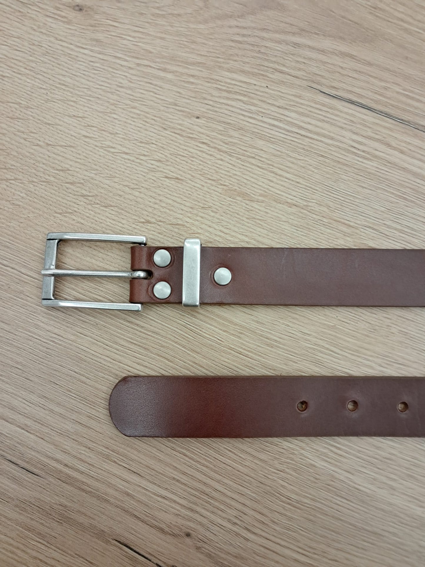 Cinturón hombre de piel marrón coñac 3cm hebilla plata vieja