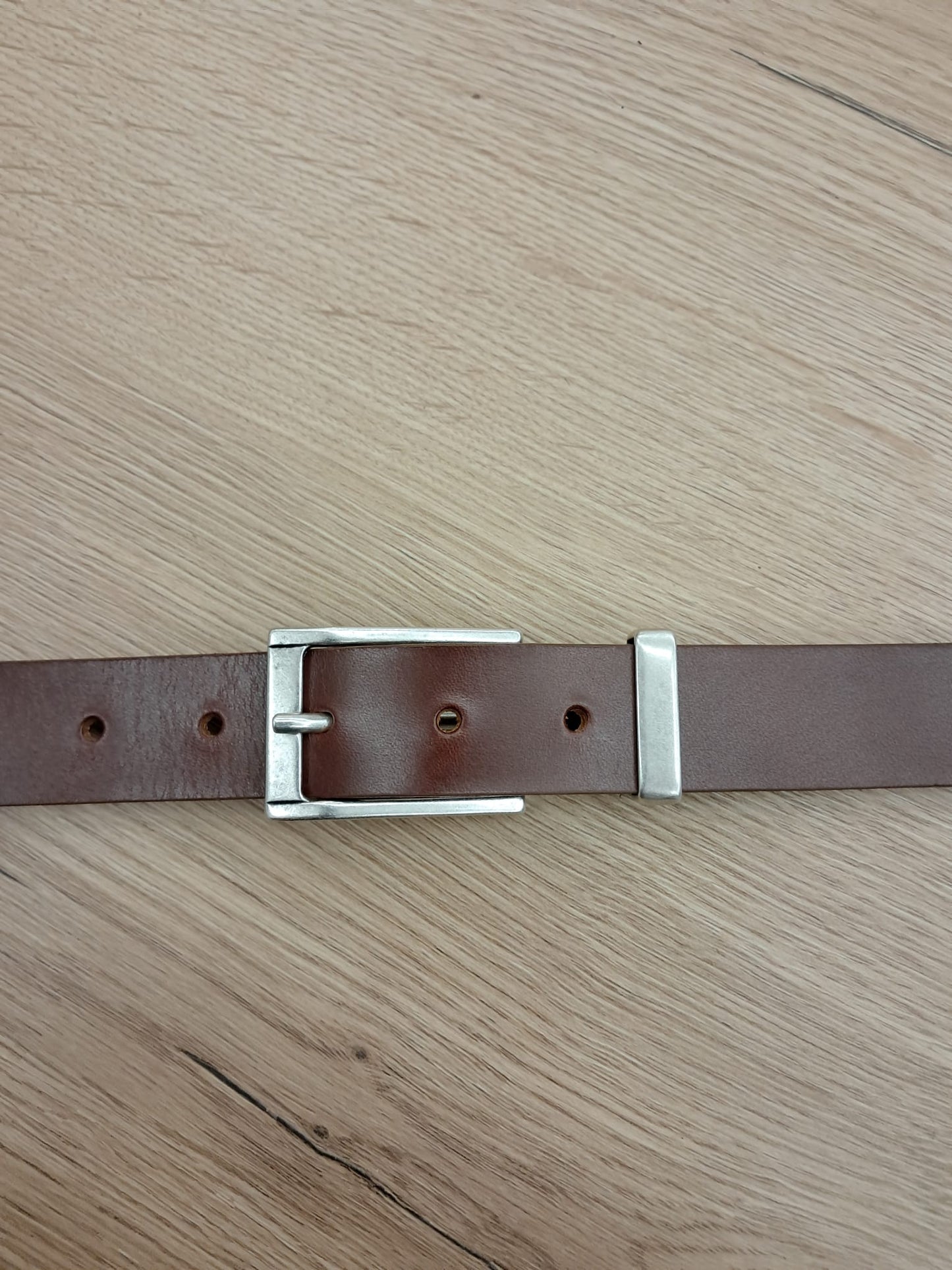 Cinturón hombre de piel marrón coñac 3cm hebilla plata vieja