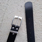 Cinturón hombre de piel negro 4cm hebilla plata vieja con raya negra
