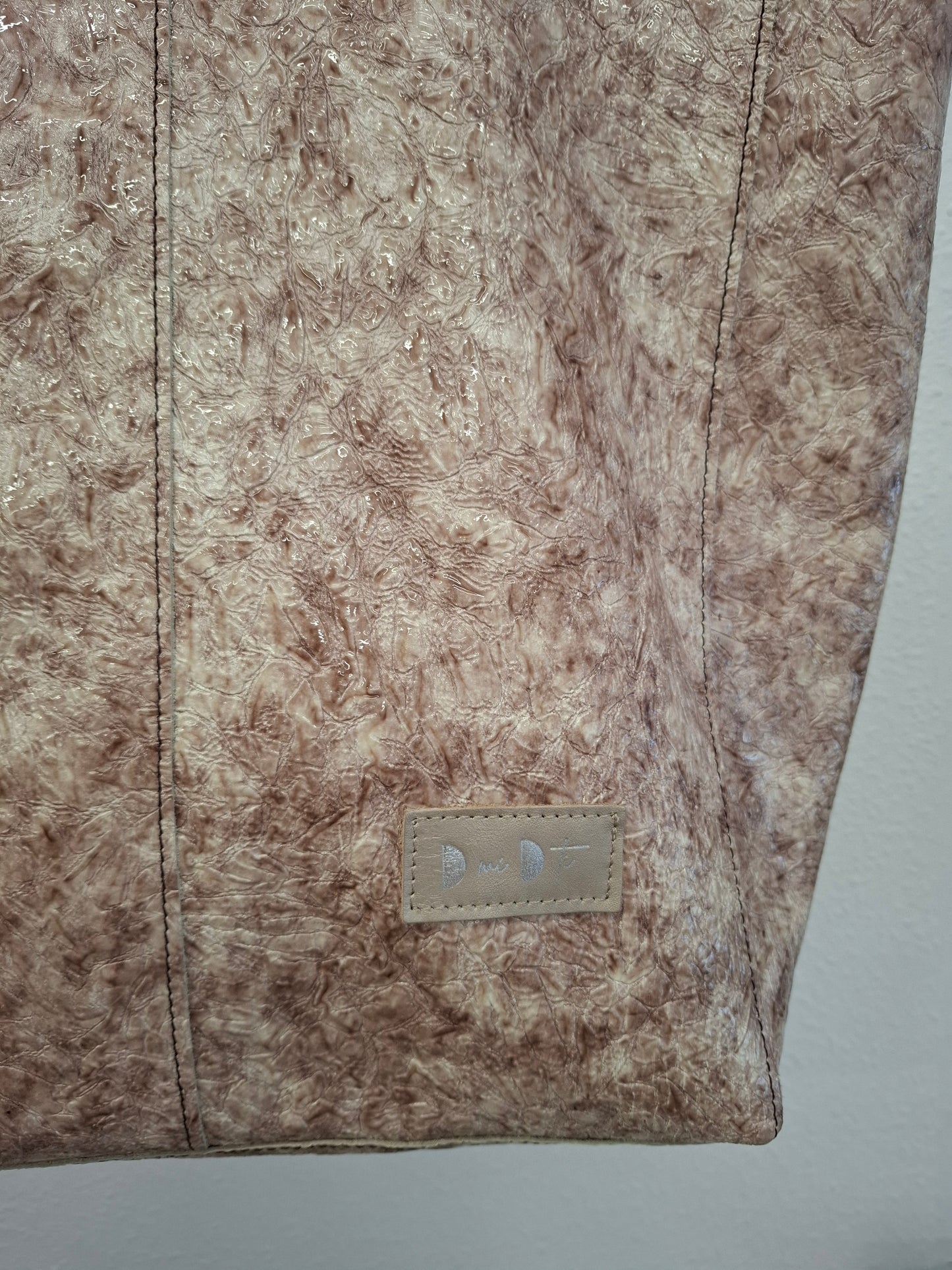 Bolso shopper VEGA XL piel charol arrugado beige