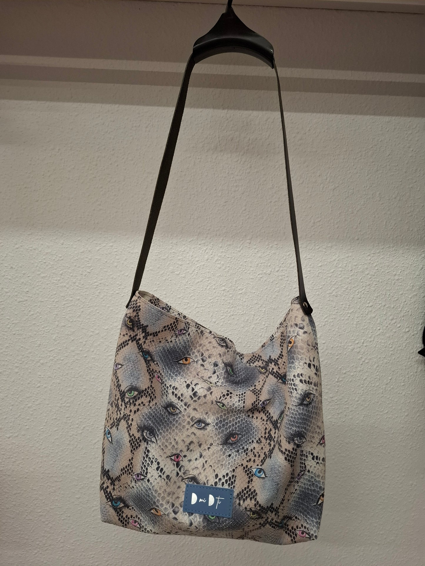 Bolso IGUÑA piel ojos azul