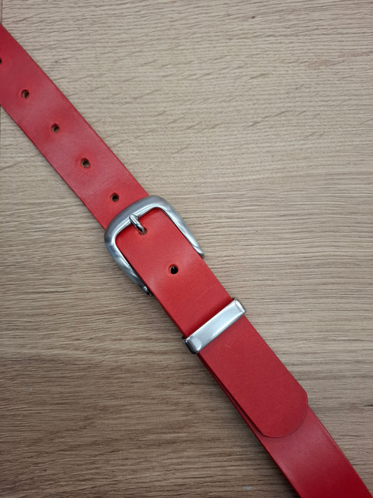 Cinturón de piel rojo 3cm hebilla plata satinada