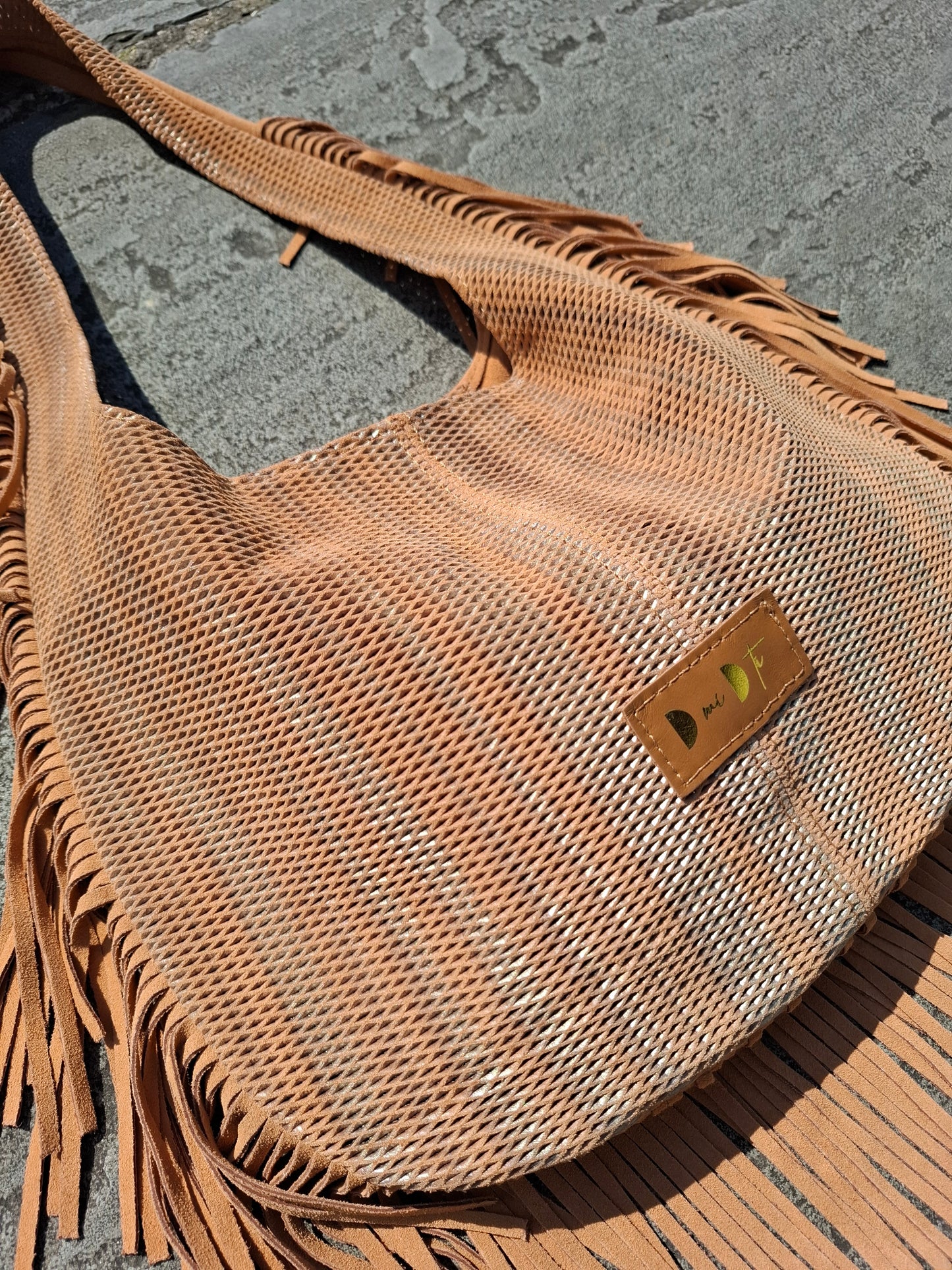 Bolso SOTO serraje flecos estampado red camel