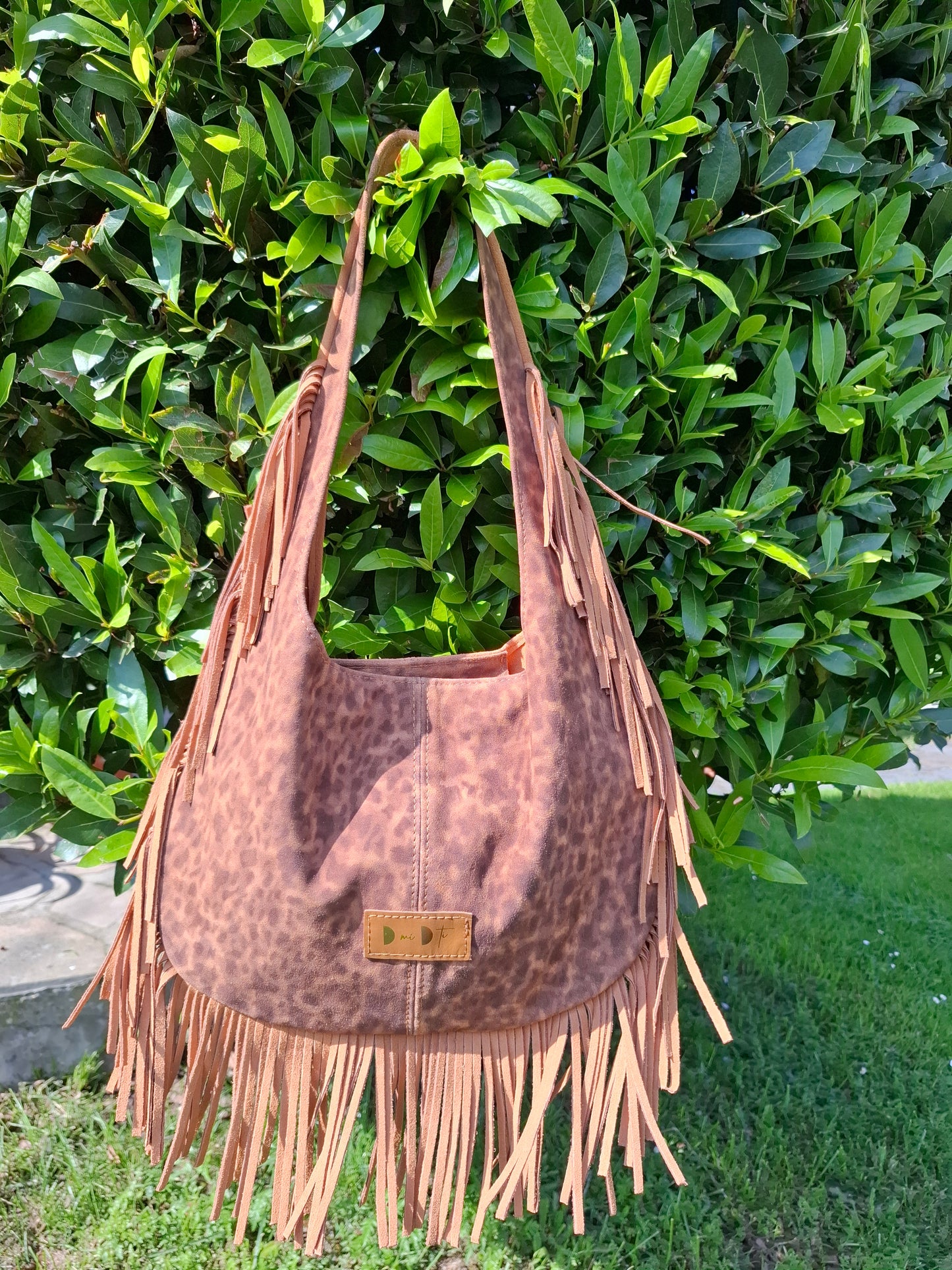 Bolso SOTO serraje flecos estampado leopardo camel