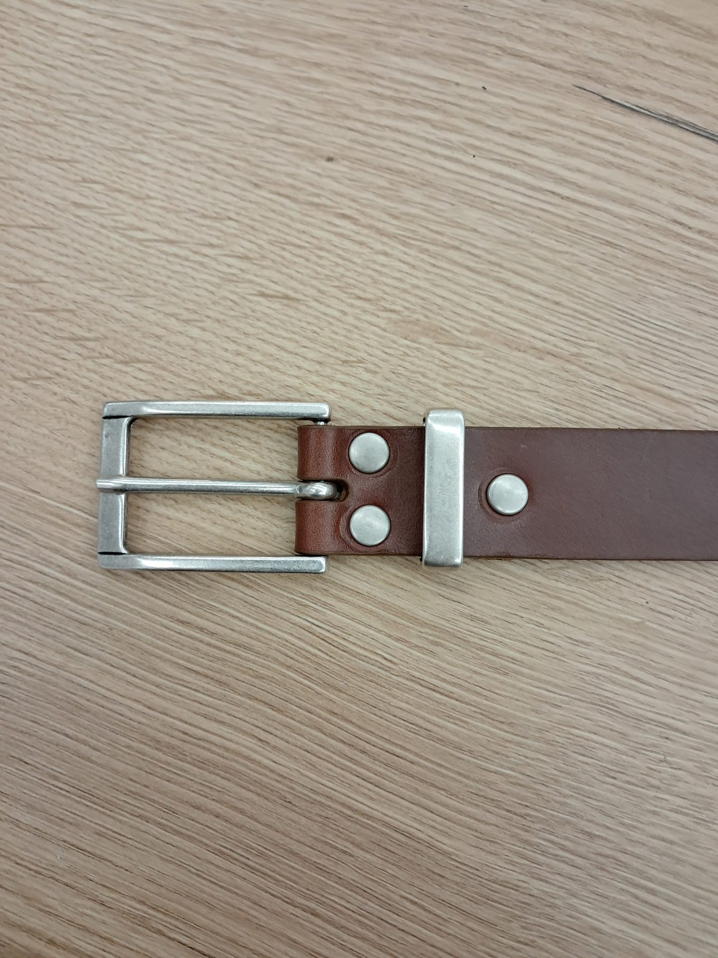 Cinturón hombre de piel marrón coñac 3cm hebilla plata vieja