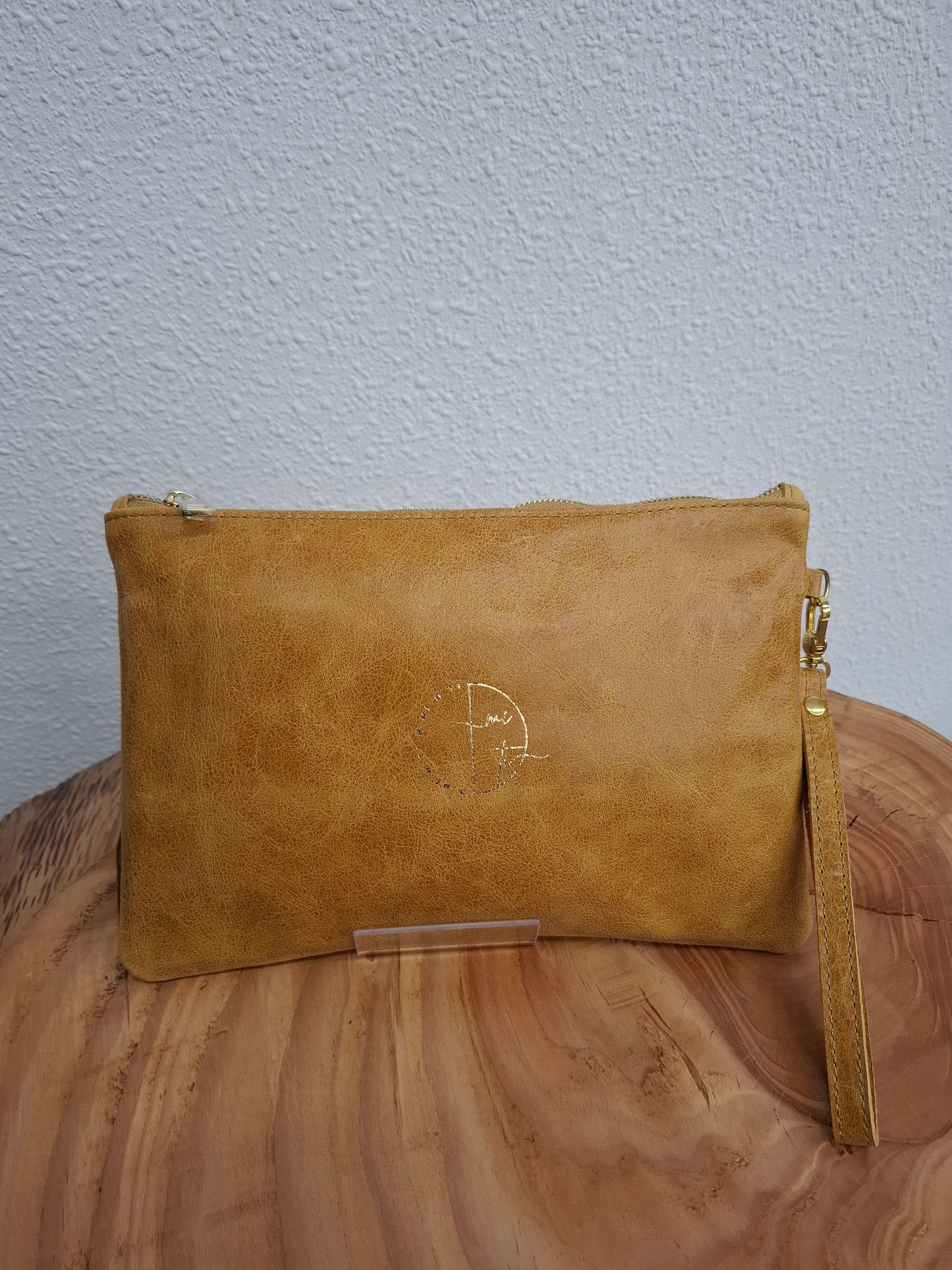 Bolso de mano DOBRA piel mostaza brillos