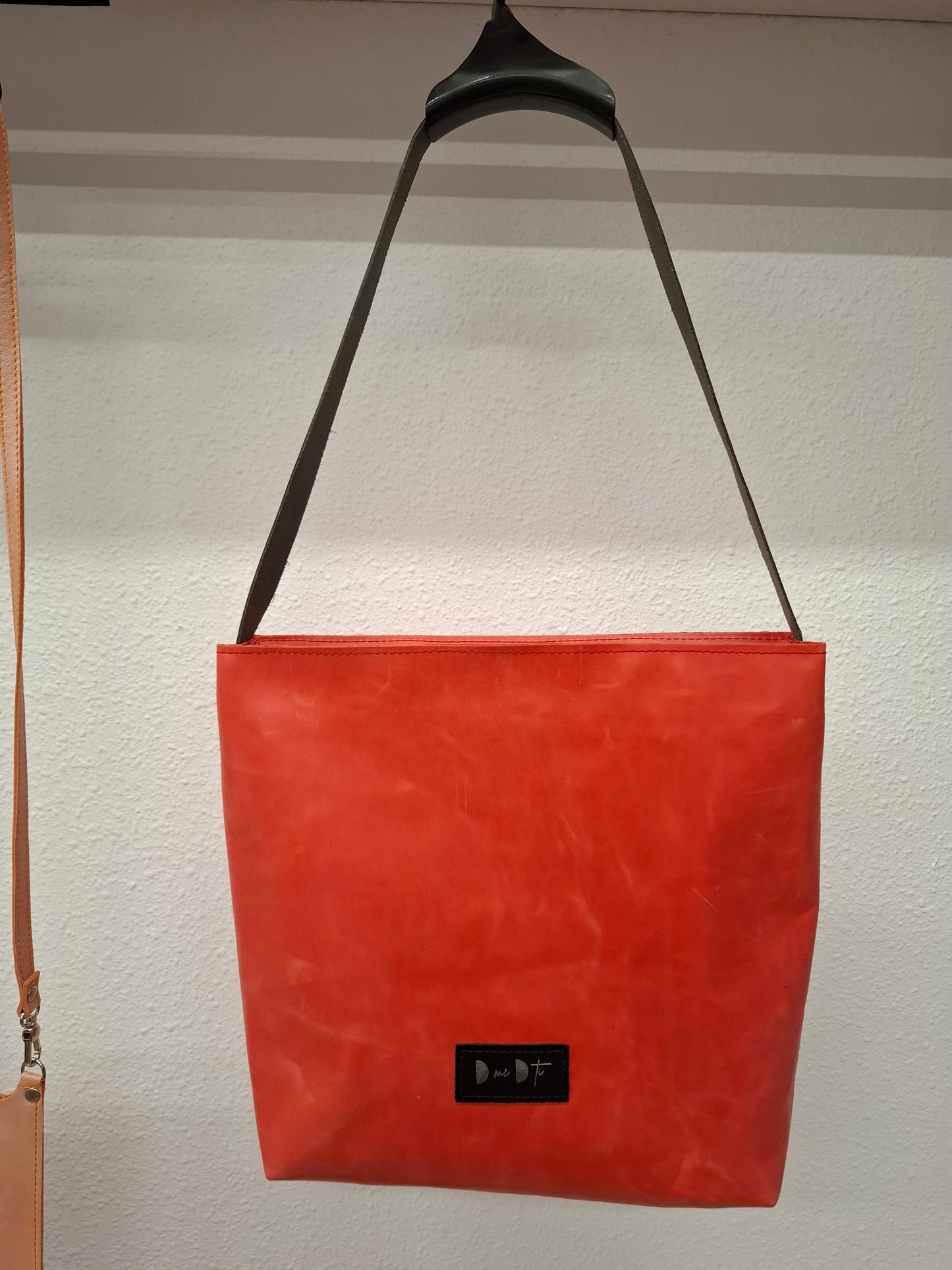 Bolso IGUÑA piel coral