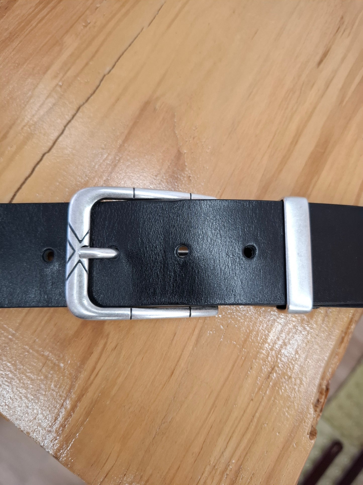 Cinturón hombre de piel negro 4cm hebilla plata vieja con X
