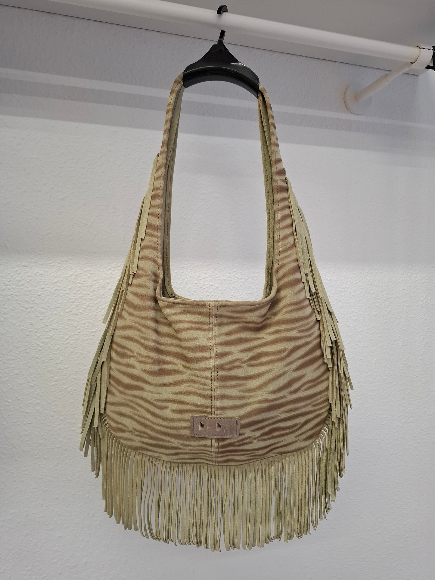 Bolso SOTO serraje flecos cebra verde