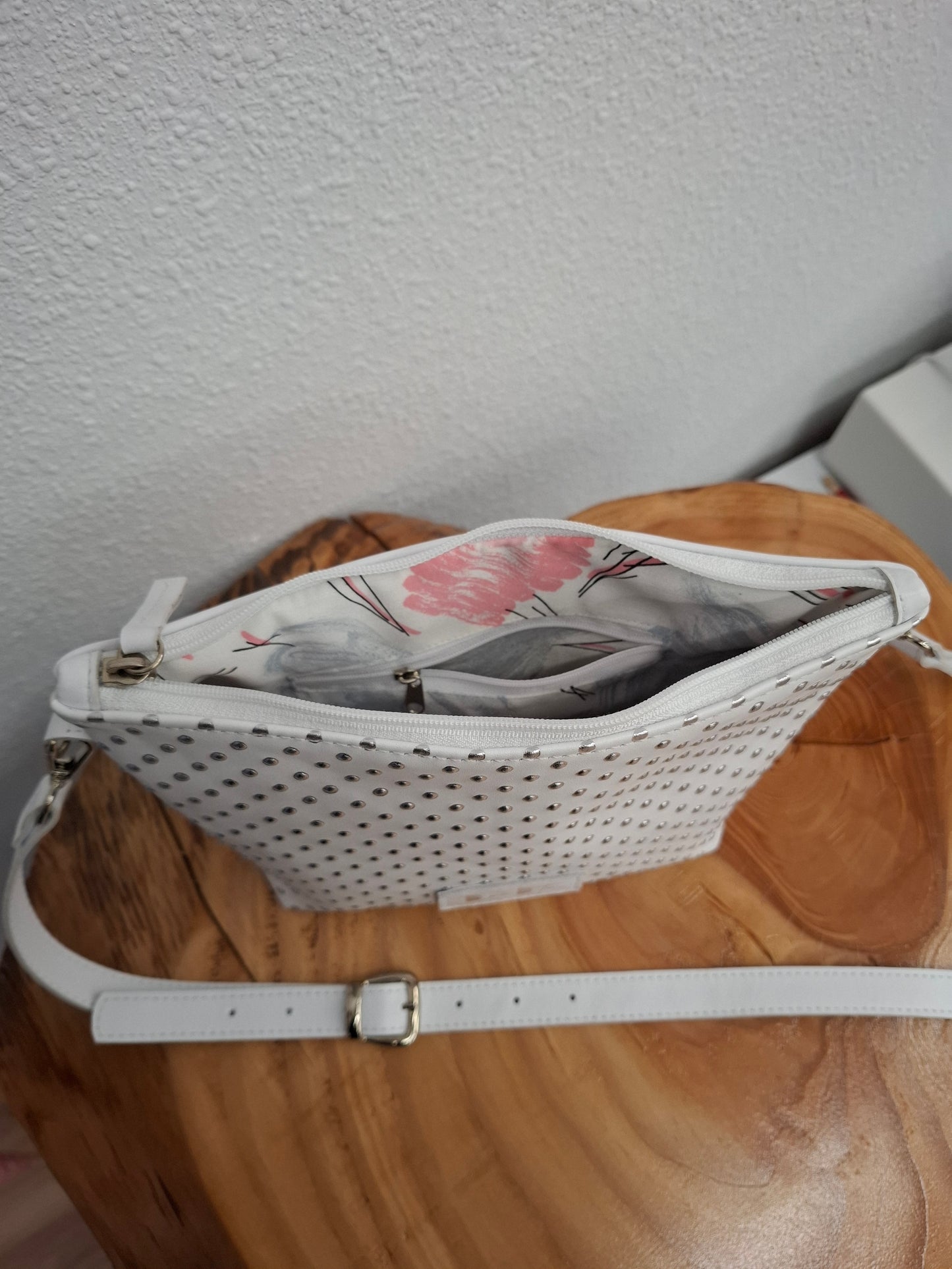 Bolso bandolera YERA piel blanco puntos relieve