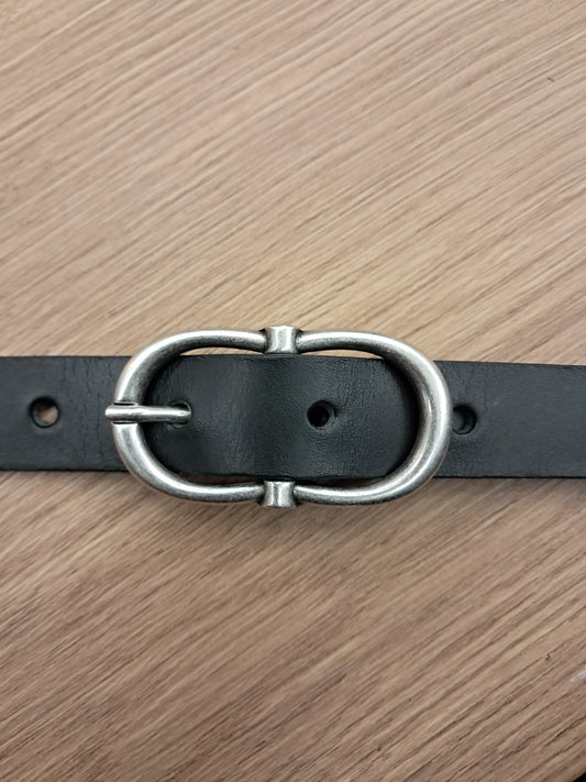 Cinturón de piel negro 2cm hebilla ocho plata vieja