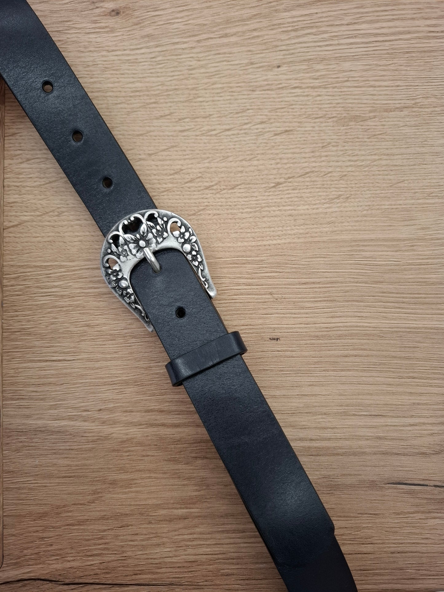 Cinturón de piel azul 3cm hebilla lazo plata vieja