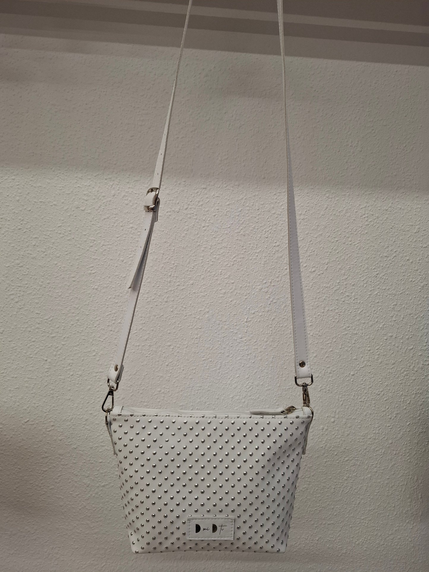 Bolso bandolera YERA piel blanco puntos relieve