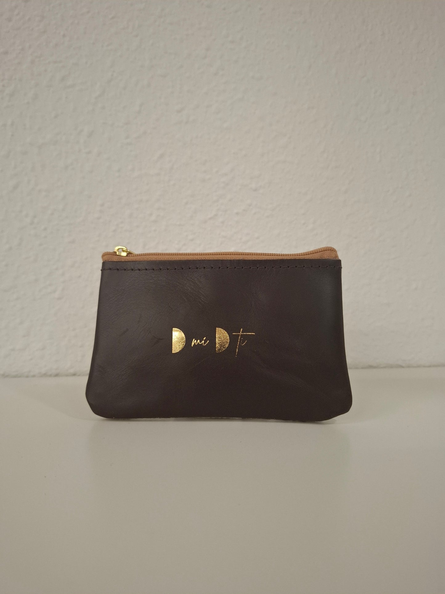 Monedero de piel marrón rayas brillo