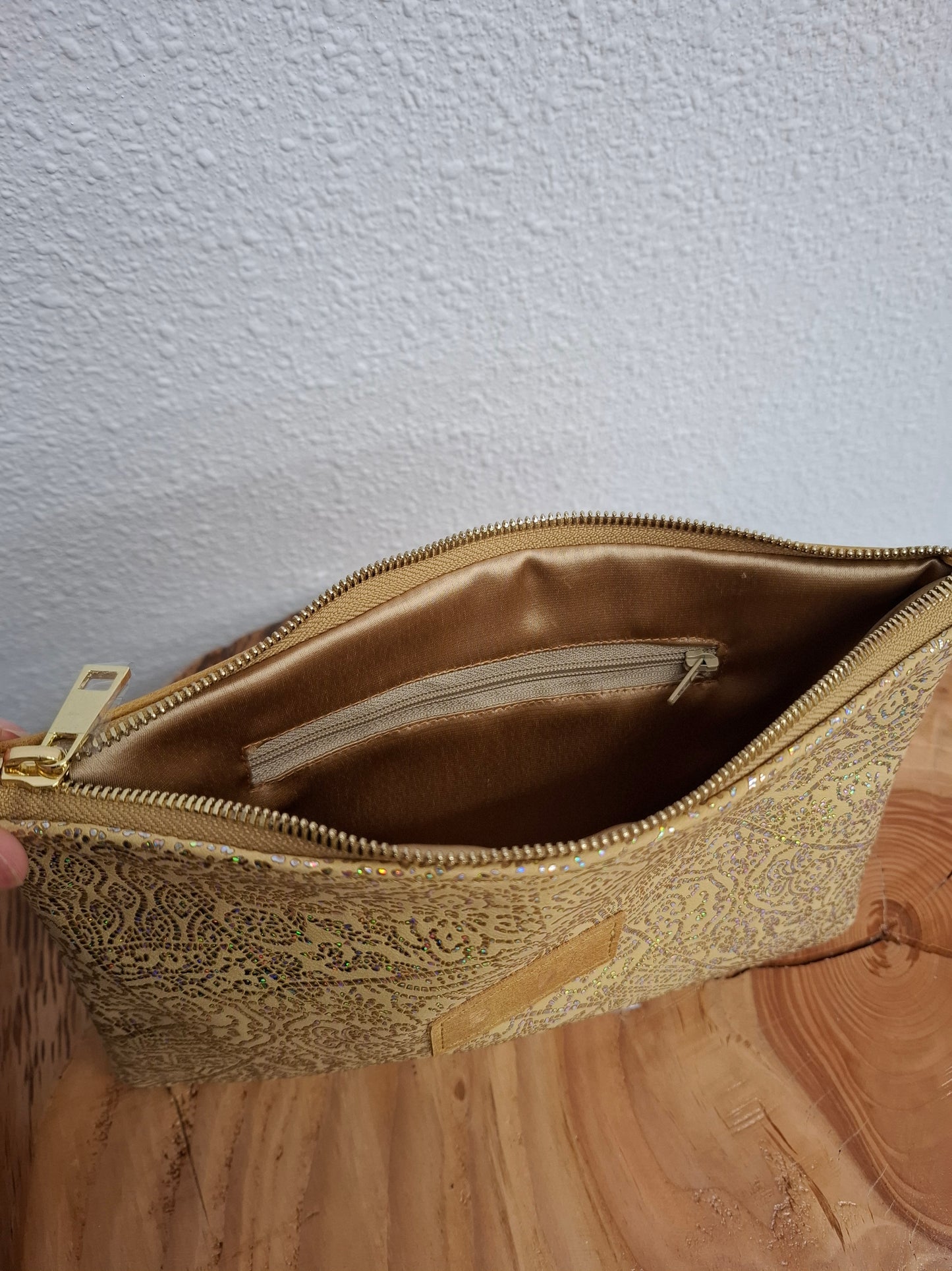 Bolso de mano DOBRA piel mostaza brillos