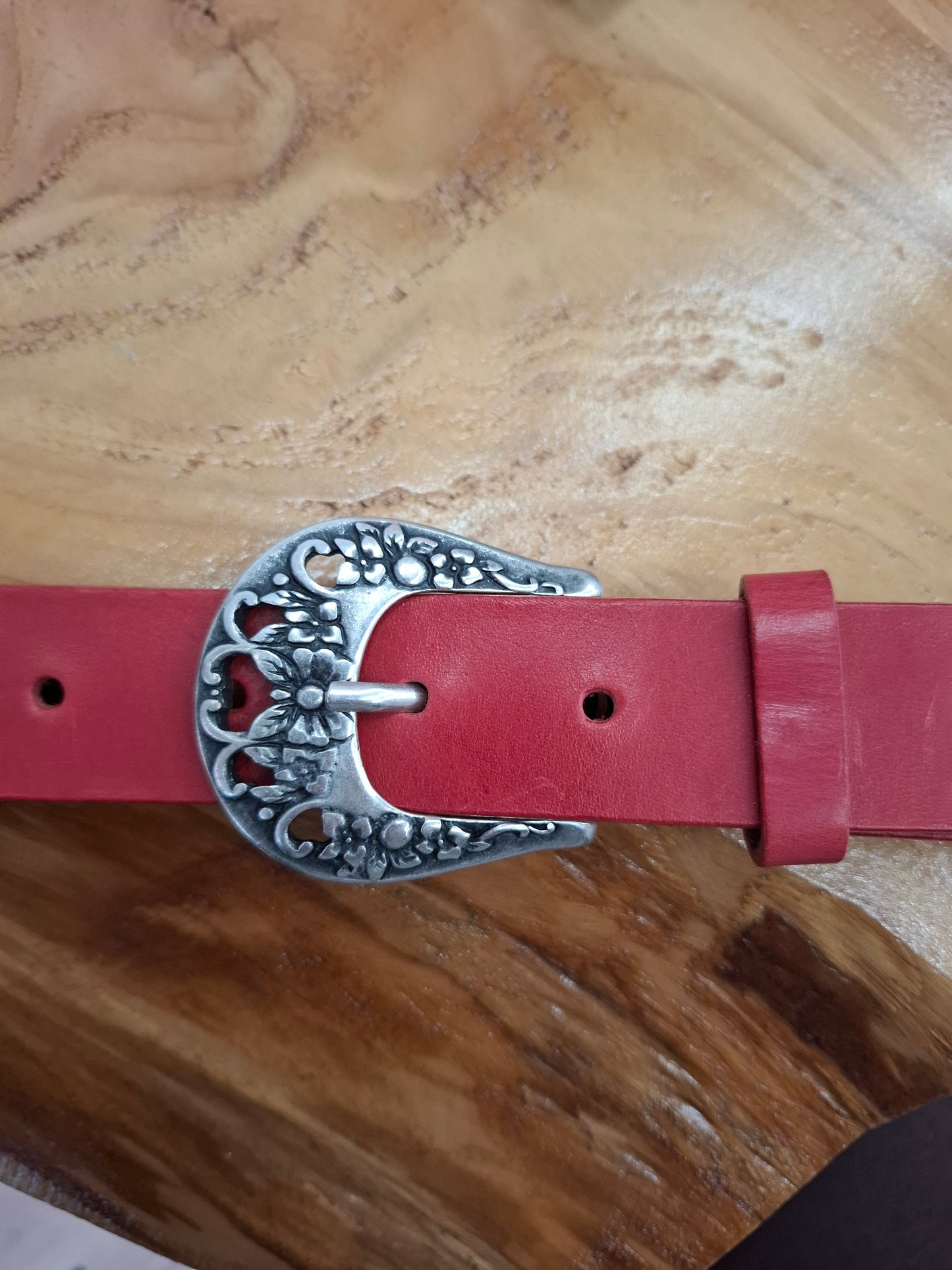 Cinturón de piel rosa 3cm hebilla lazo plata vieja