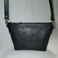 Bolso bandolera YERA piel escama azul brillo y negro