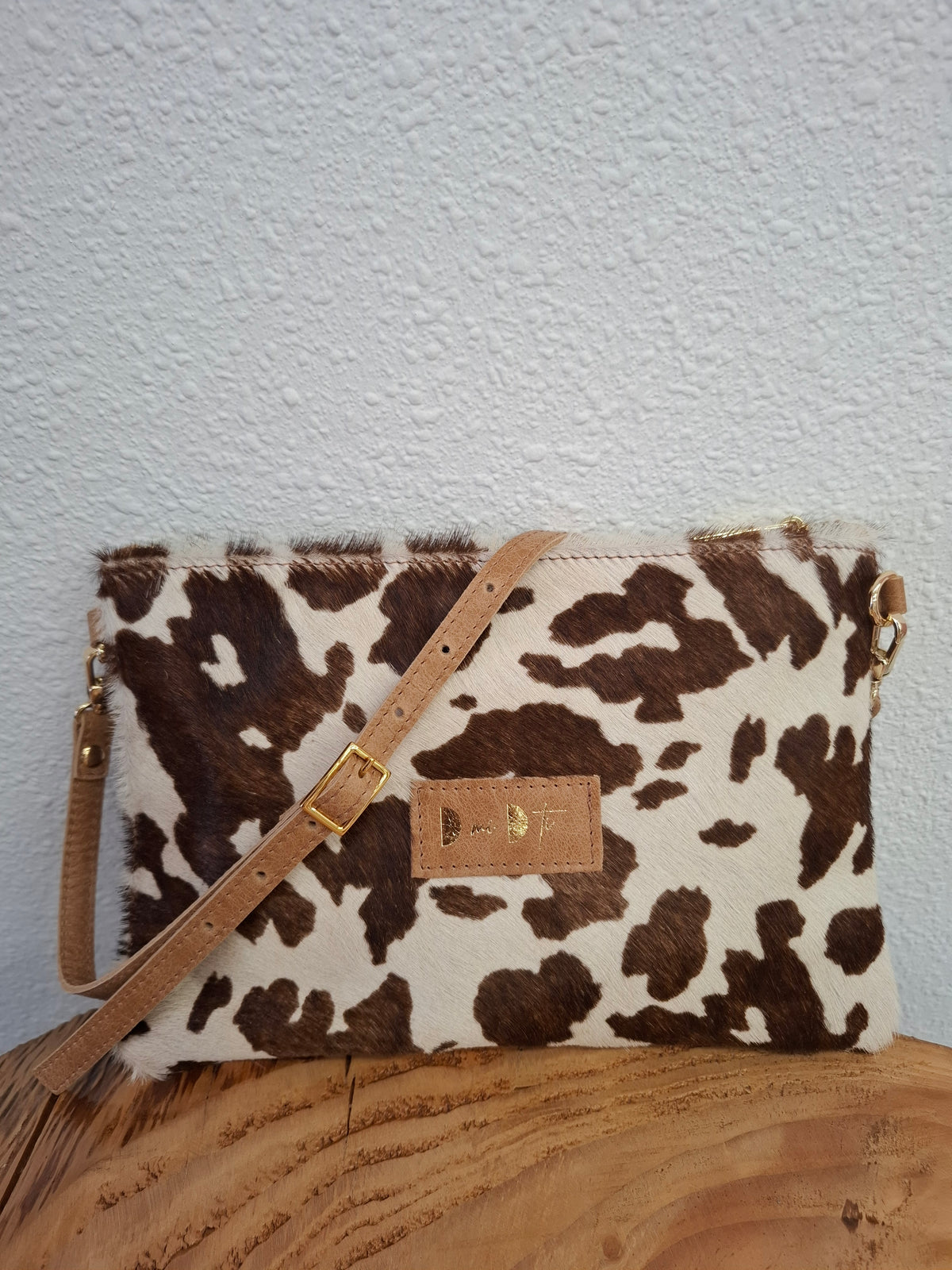 Bolso bandolera DOBRA piel con pelo vaca camel estampado grande