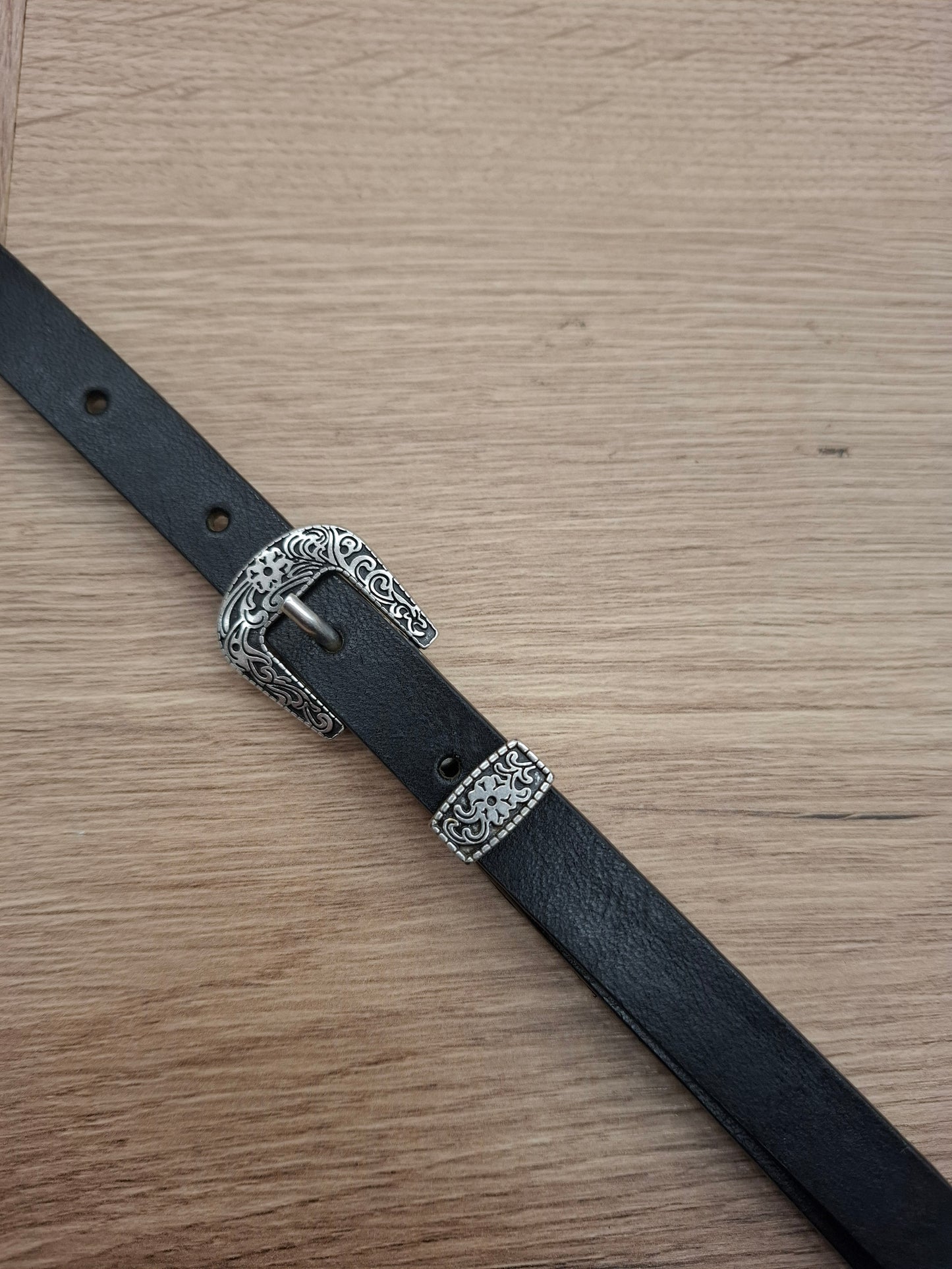 Cinturón de piel negro 1,5cm hebilla plata vieja