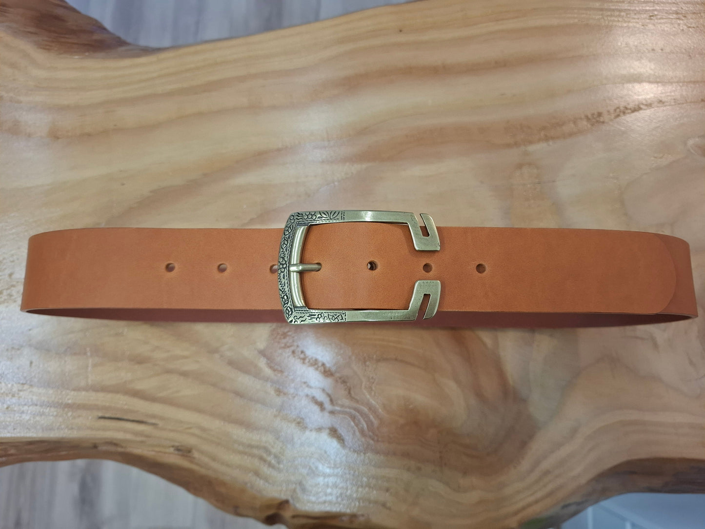 Cinturón de piel camel 4cm hebilla oro viejo patillas