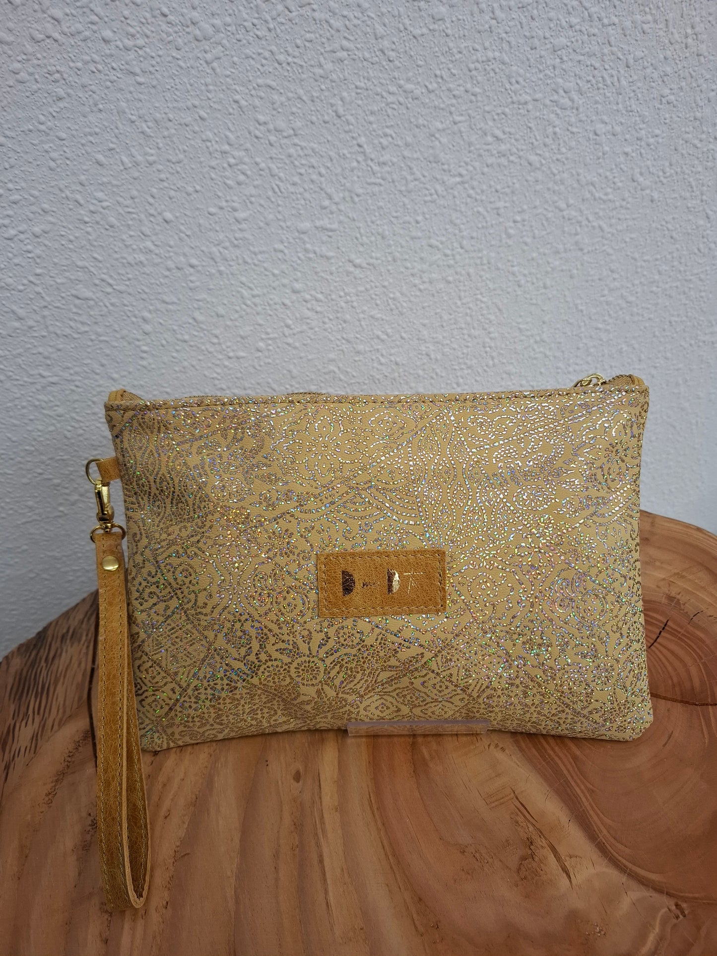 Bolso de mano DOBRA piel mostaza brillos