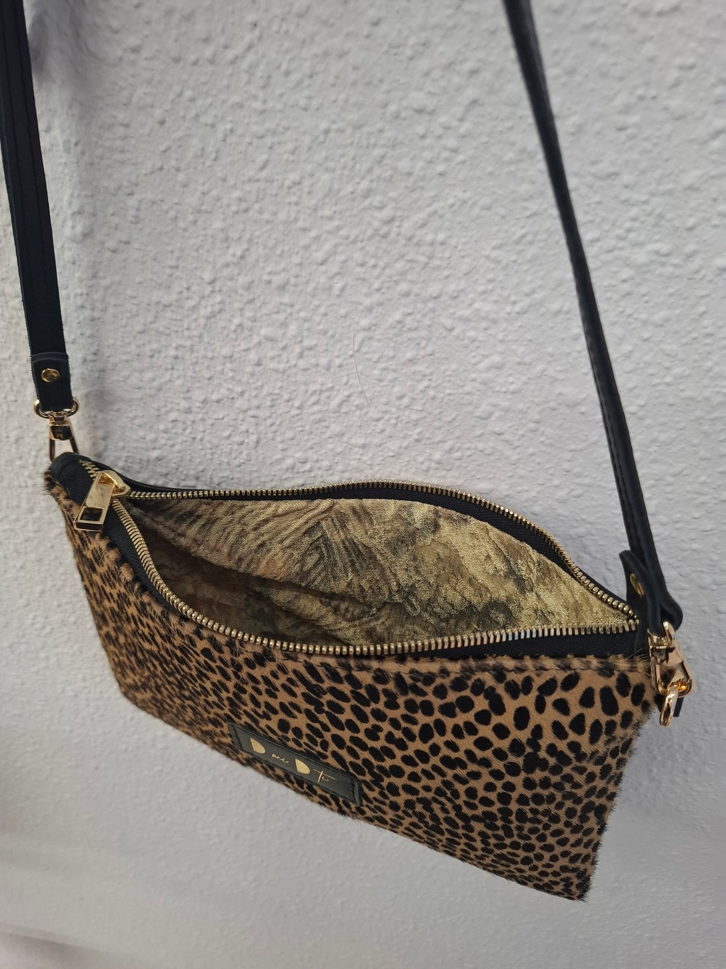 Bolso bandolera DOBRA piel con pelo dálmata marrón