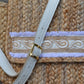 Bolso de yute con cinta y piel blanca coco