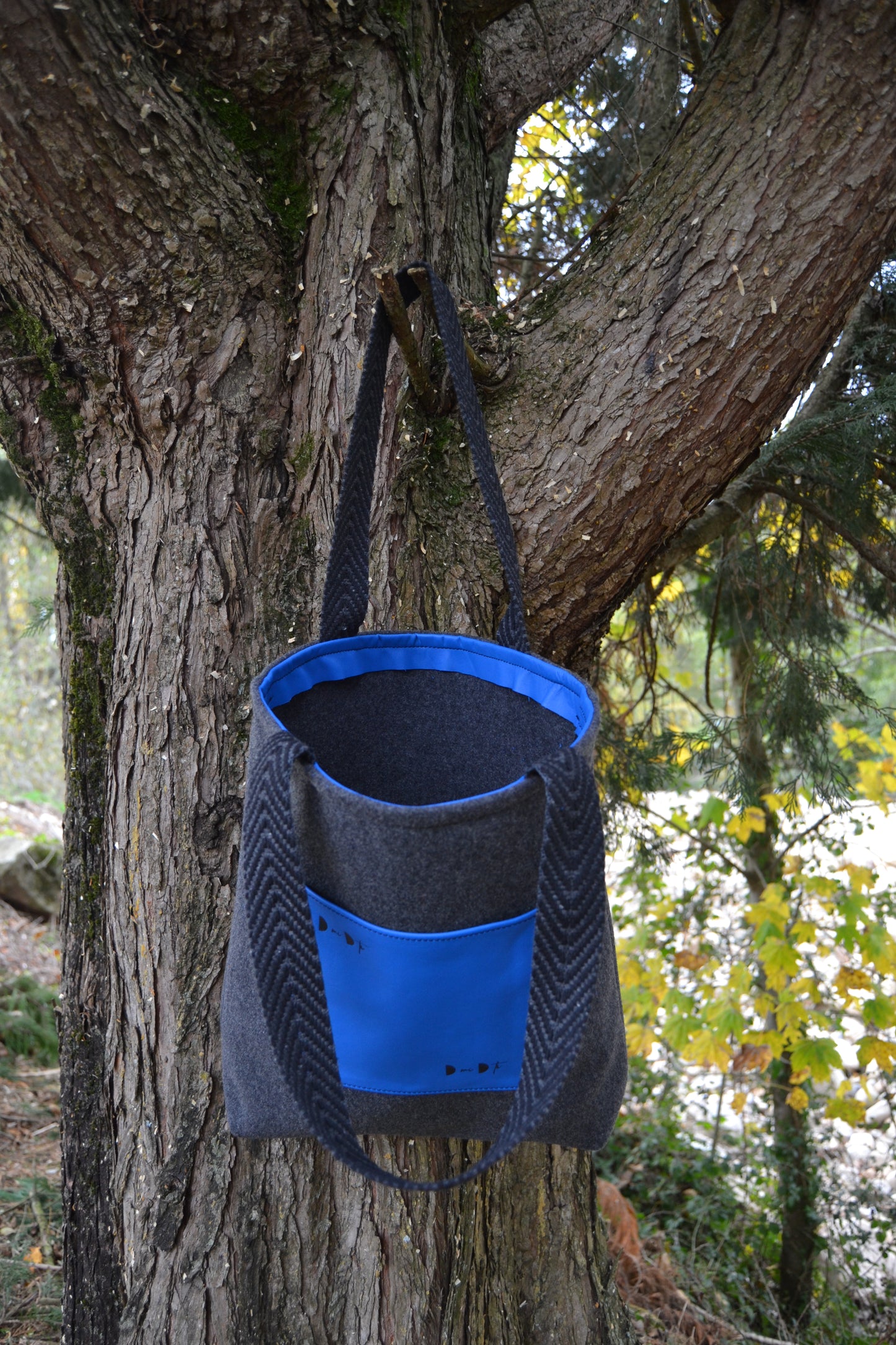 Bolsa BRENES gris y piel azul